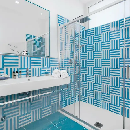 Yourhome - Sersale Pensionat 4*